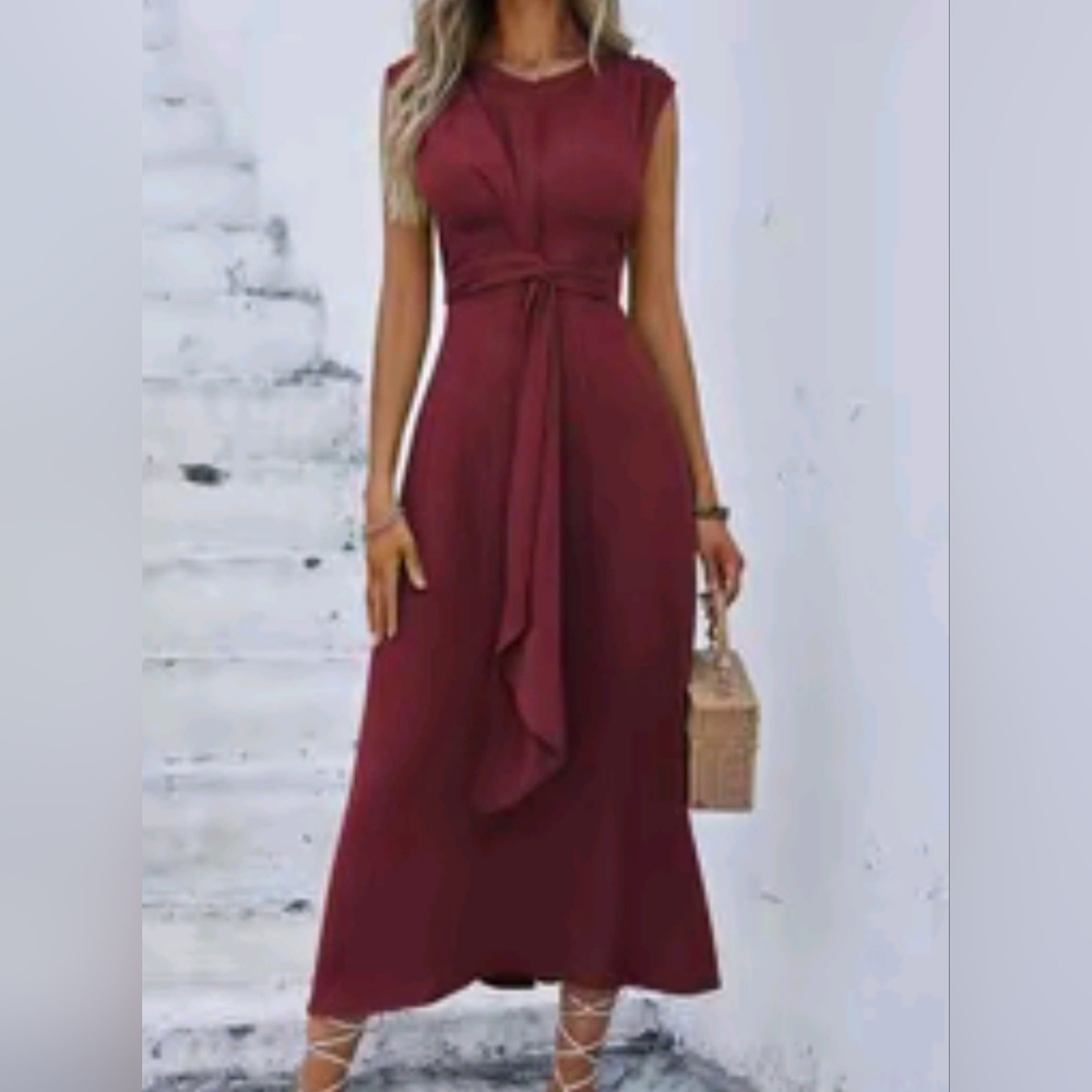 Elegant Sleeveless Burgundy Dress Size L